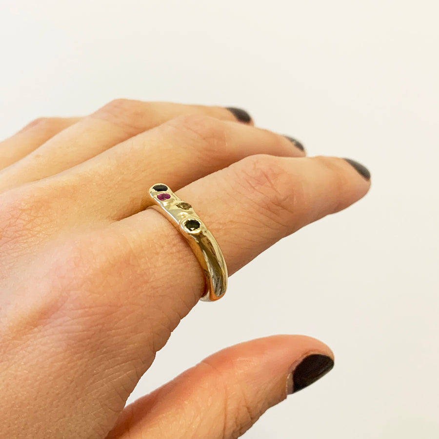 gold sapphire ring